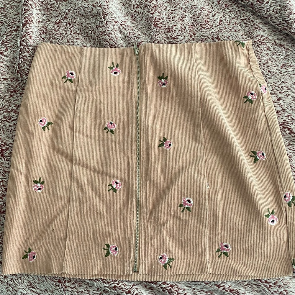 LA Hearts + PacSun Floral Zipped Skirt w/ flowers